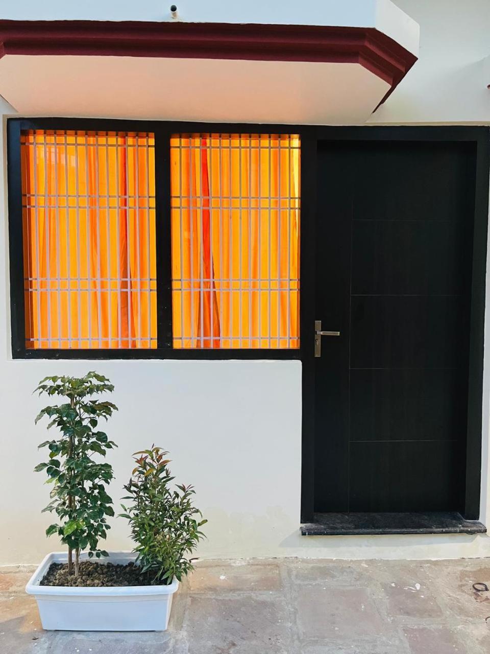 Log Inn Banaras Варанаси Экстерьер фото